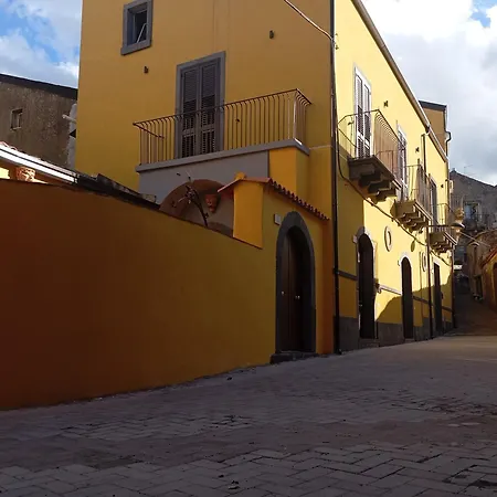 Monte Etna Confort Maison Con 3* Лингуаглосса